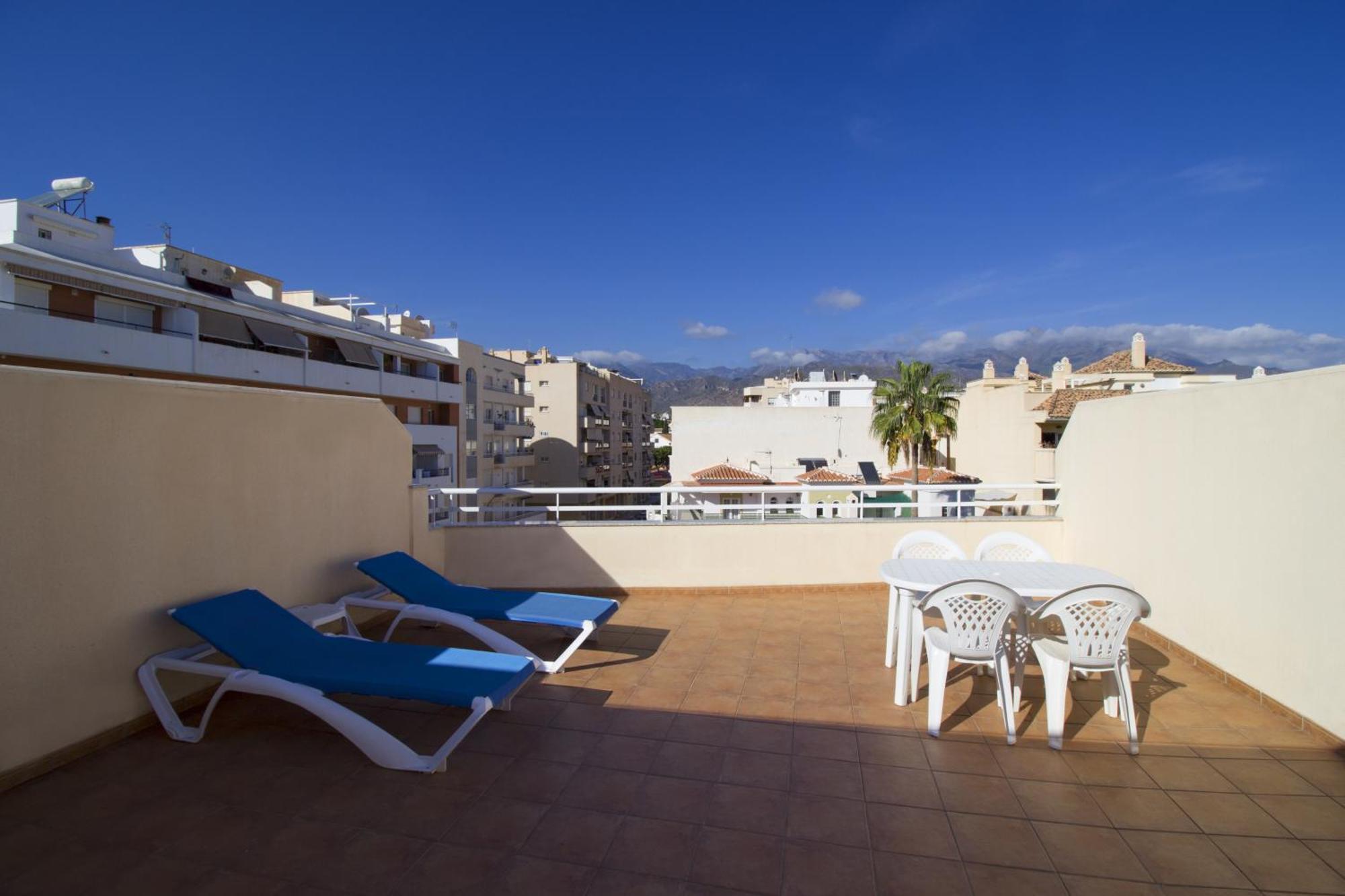 Apartamentos Turisticos Fercomar Nerja Exterior photo